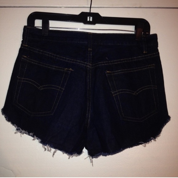Signature 8 studded frayed denim distressed shorts size medium - Picture 2 of 5